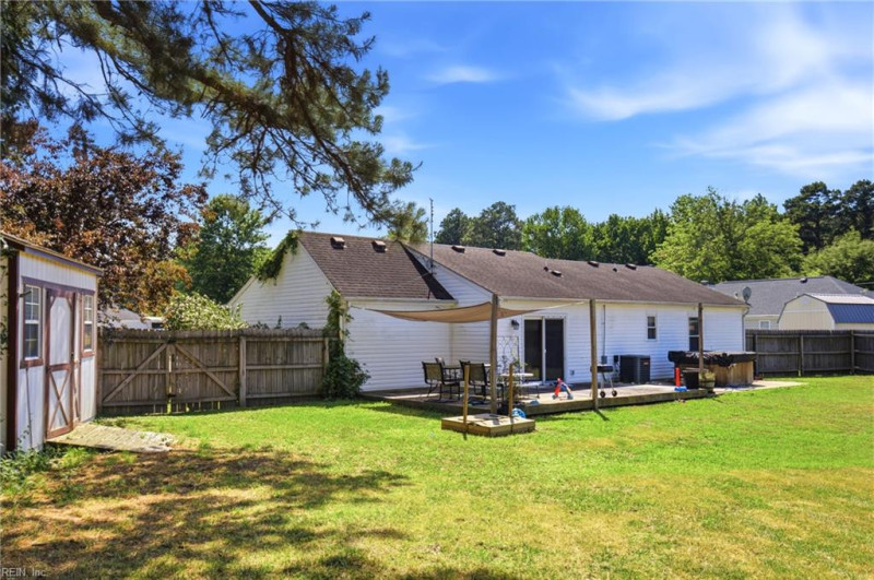 Photo 5 of 33 residential for sale in Chesapeake virginia