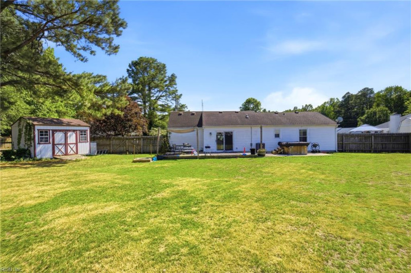 Photo 7 of 33 residential for sale in Chesapeake virginia