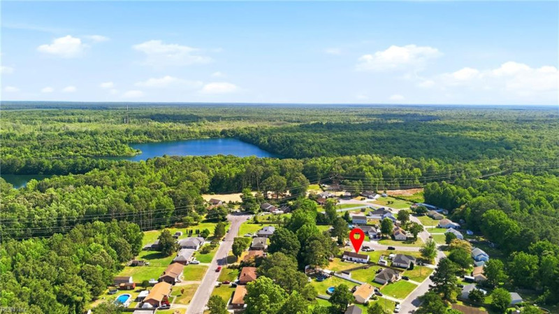 Photo 9 of 33 residential for sale in Chesapeake virginia