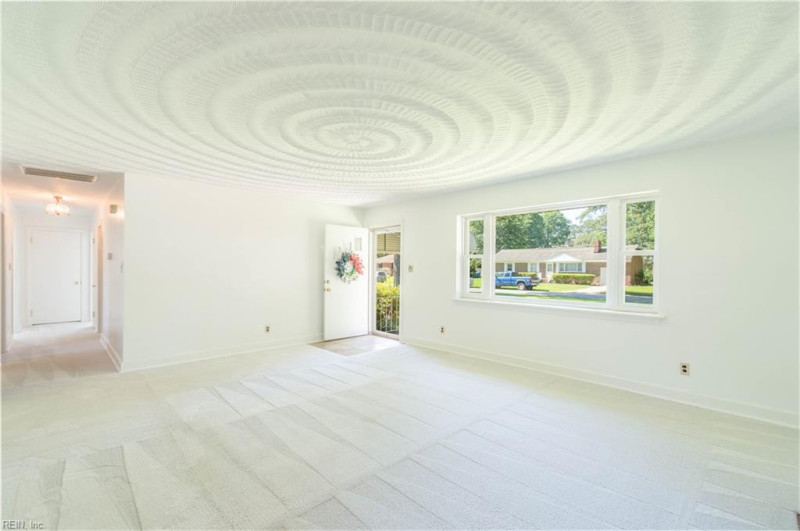 Photo 5 of 23 residential for sale in Virginia Beach virginia