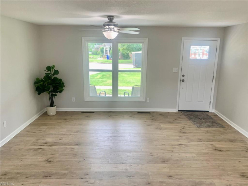 Photo 13 of 34 residential for sale in Norfolk virginia