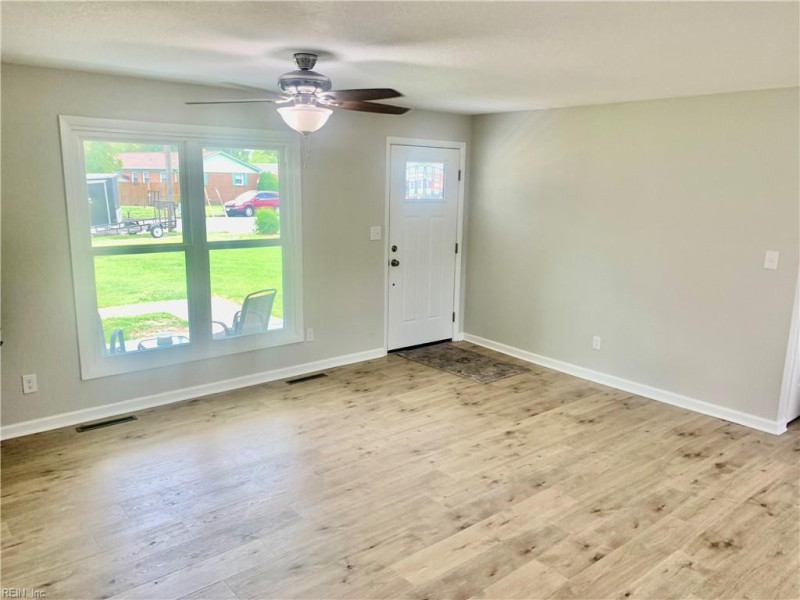 Photo 17 of 34 residential for sale in Norfolk virginia