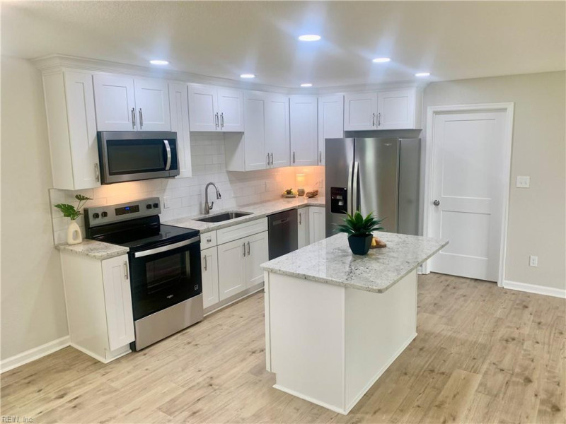 Photo 3 of 34 residential for sale in Norfolk virginia