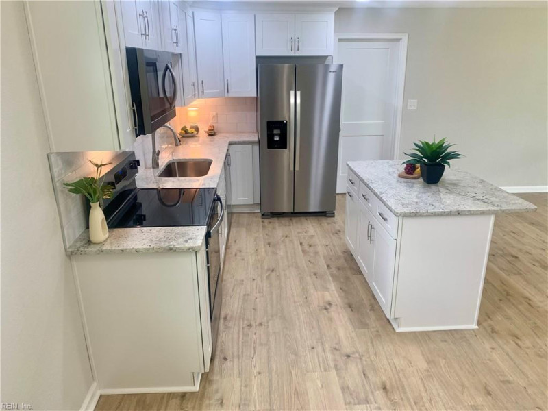 Photo 4 of 34 residential for sale in Norfolk virginia