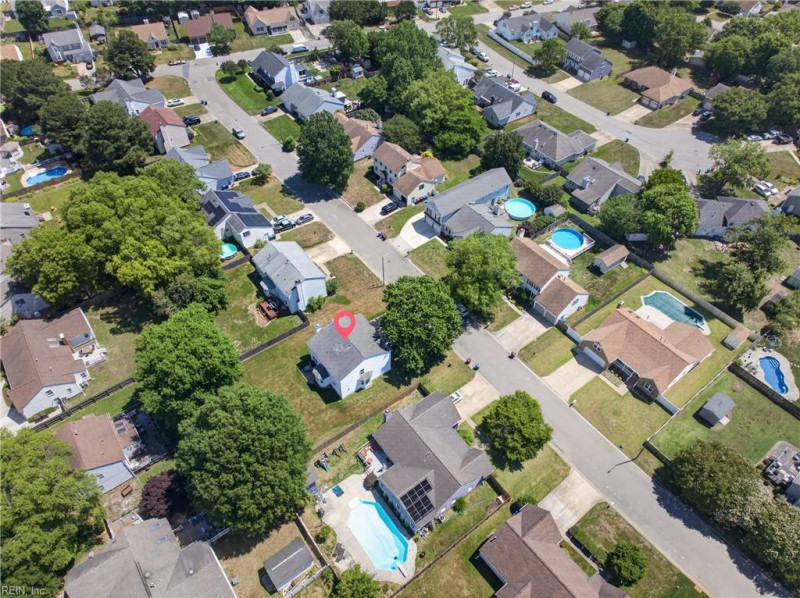 Photo 33 of 35 residential for sale in Chesapeake virginia