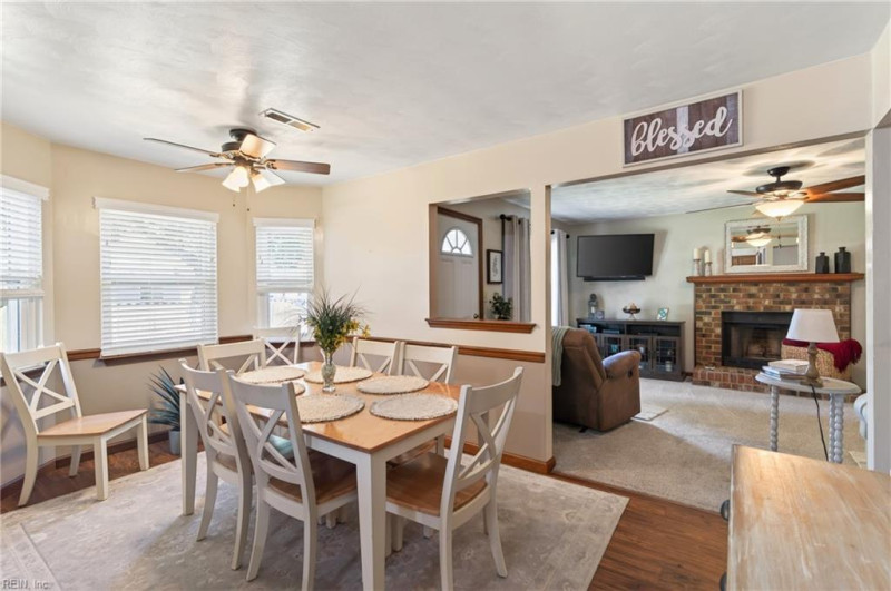 Photo 5 of 35 residential for sale in Chesapeake virginia