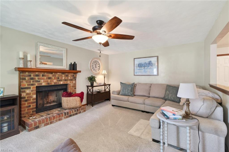 Photo 6 of 35 residential for sale in Chesapeake virginia