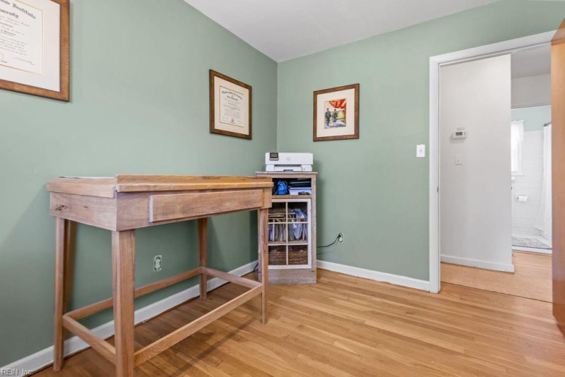 Photo 24 of 34 residential for sale in Gloucester County virginia