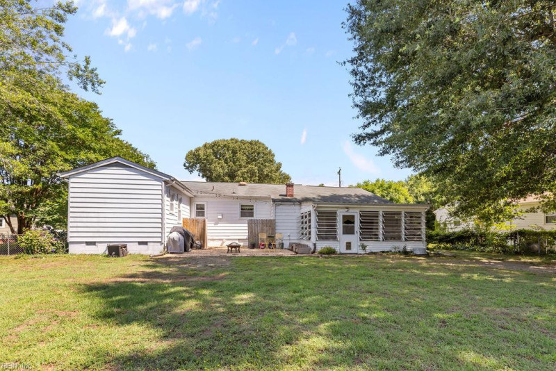 Photo 30 of 34 residential for sale in Gloucester County virginia