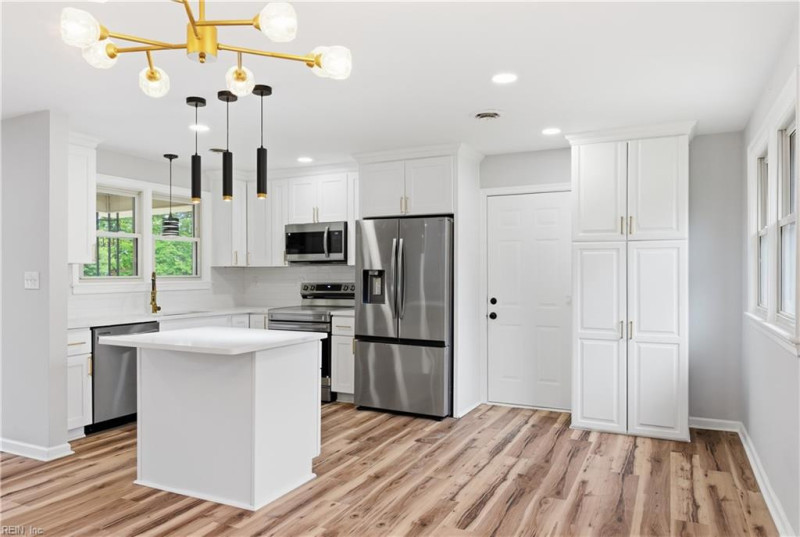 Photo 12 of 27 residential for sale in Virginia Beach virginia