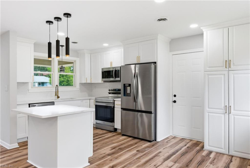 Photo 13 of 27 residential for sale in Virginia Beach virginia