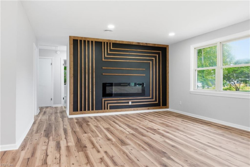 Photo 7 of 27 residential for sale in Virginia Beach virginia