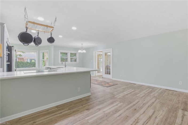 Photo 5 of 34 residential for sale in Virginia Beach virginia