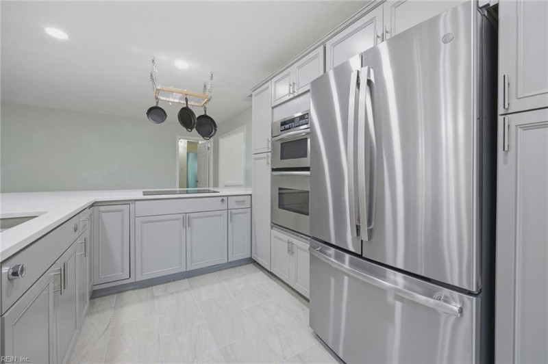 Photo 7 of 34 residential for sale in Virginia Beach virginia
