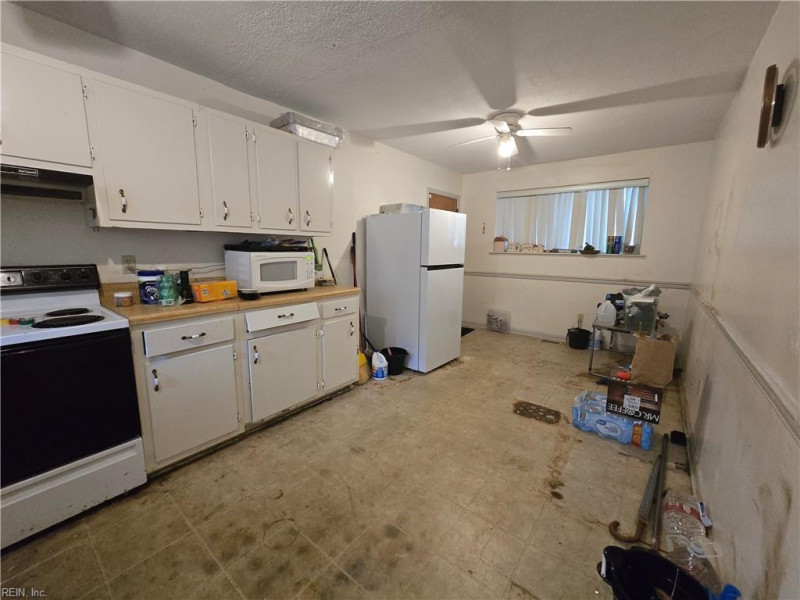 Photo 6 of 24 residential for sale in Newport News virginia
