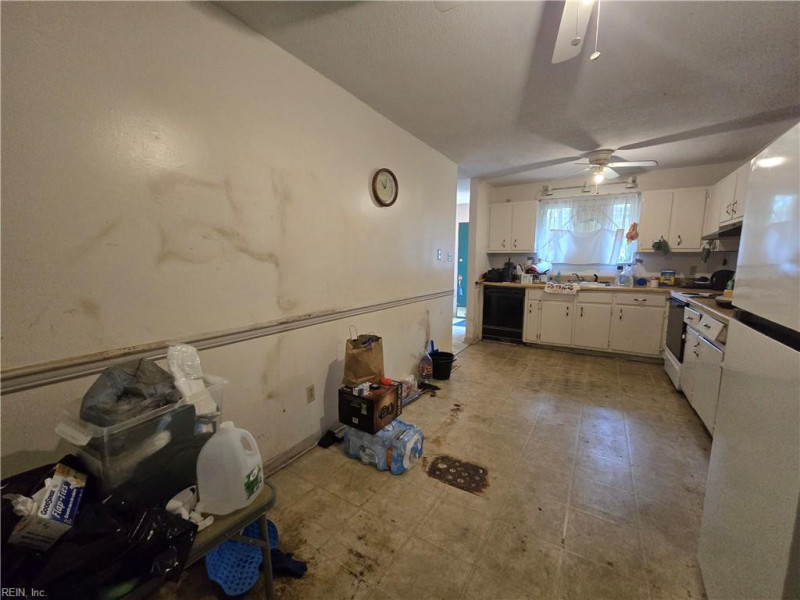 Photo 8 of 24 residential for sale in Newport News virginia