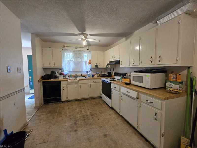 Photo 9 of 24 residential for sale in Newport News virginia