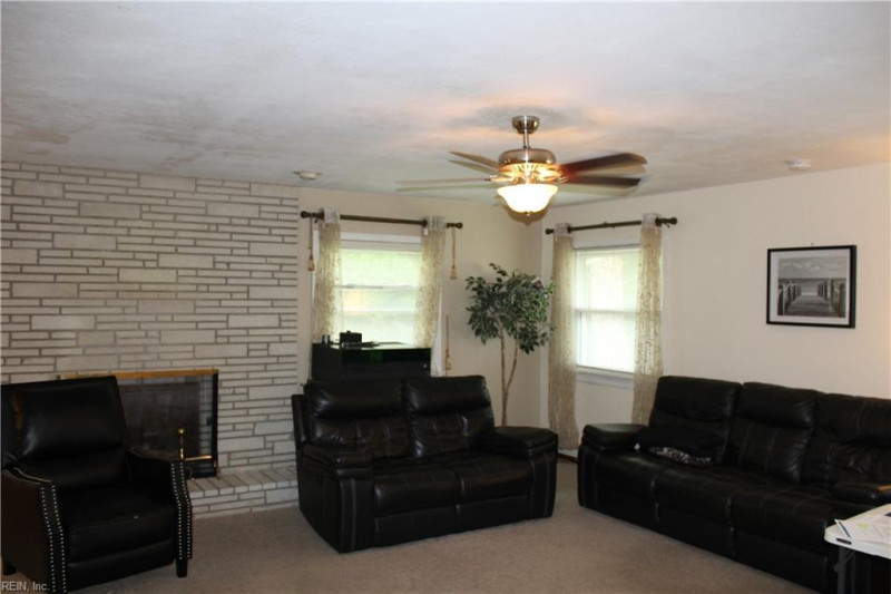 Photo 11 of 29 residential for sale in Portsmouth virginia
