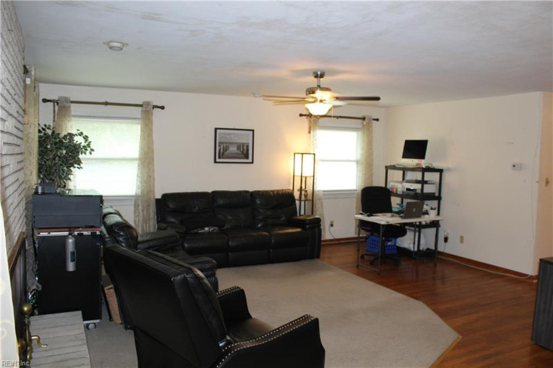 Photo 12 of 29 residential for sale in Portsmouth virginia