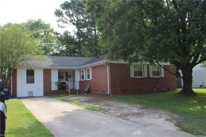 Photo 2 of 29 residential for sale in Portsmouth virginia