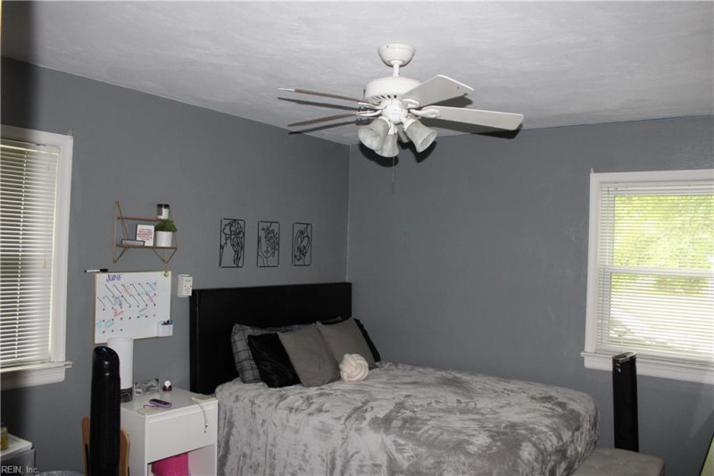 Photo 22 of 29 residential for sale in Portsmouth virginia