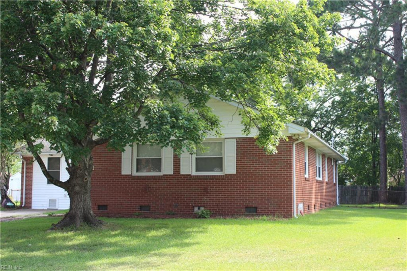 Photo 5 of 29 residential for sale in Portsmouth virginia