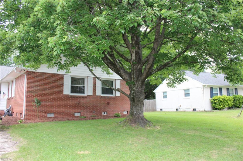 Photo 9 of 29 residential for sale in Portsmouth virginia