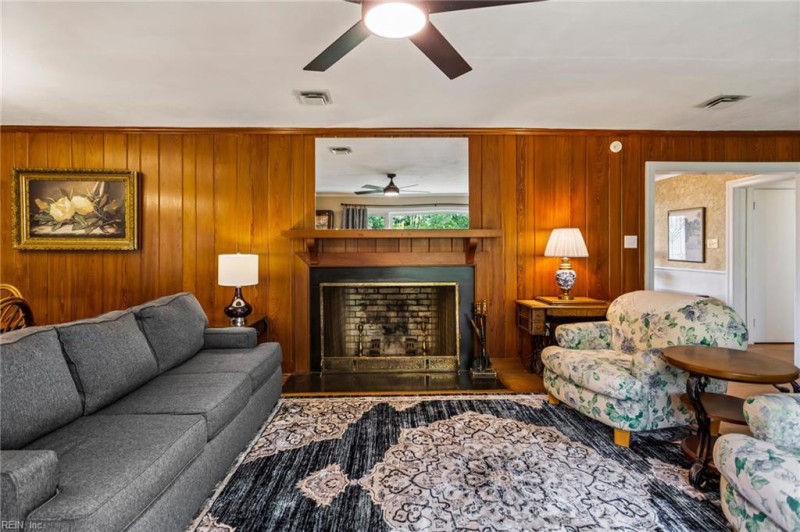 Photo 17 of 27 residential for sale in Franklin virginia