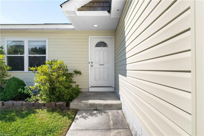 Photo 3 of 30 residential for sale in Virginia Beach virginia