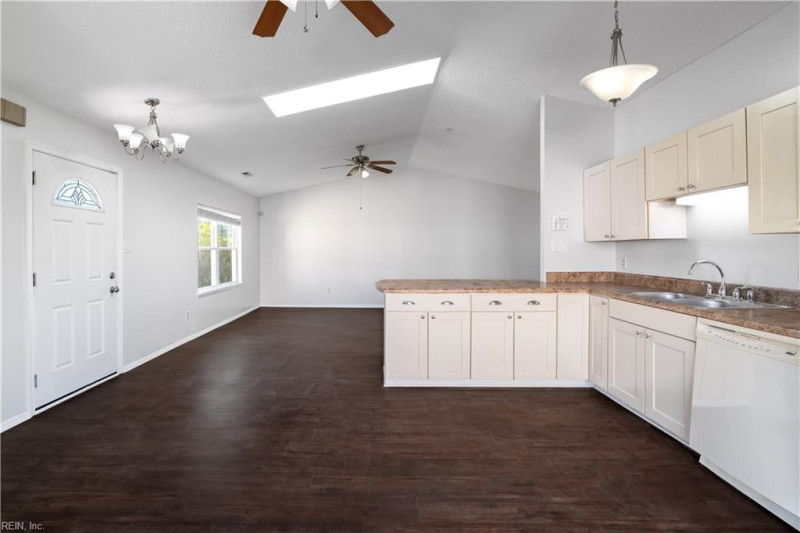 Photo 7 of 30 residential for sale in Virginia Beach virginia