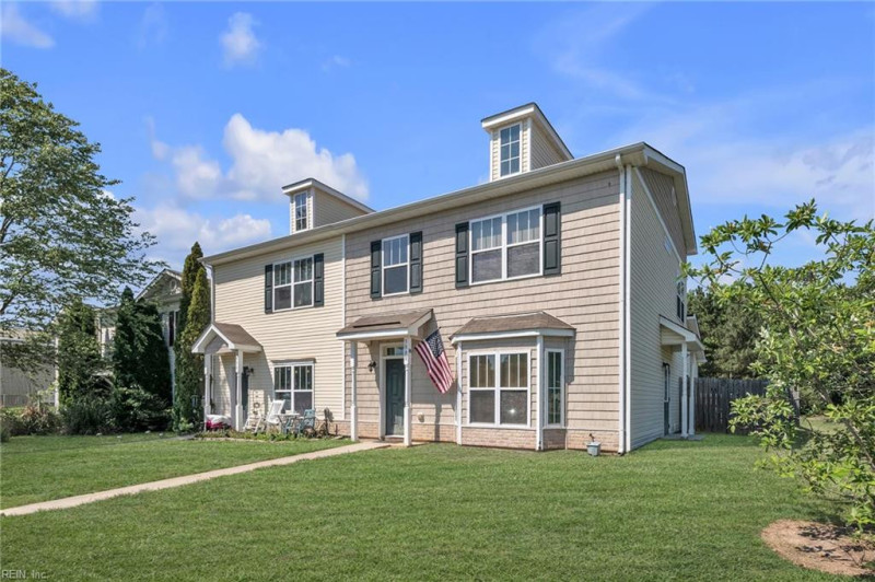 Photo 2 of 27 residential for sale in James City County virginia
