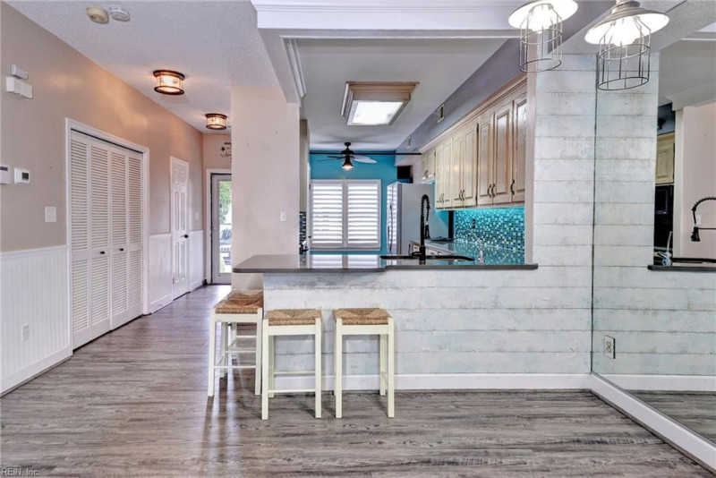 Photo 11 of 40 residential for sale in Hampton virginia