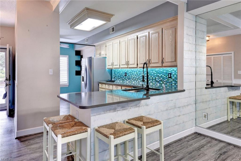 Photo 13 of 40 residential for sale in Hampton virginia