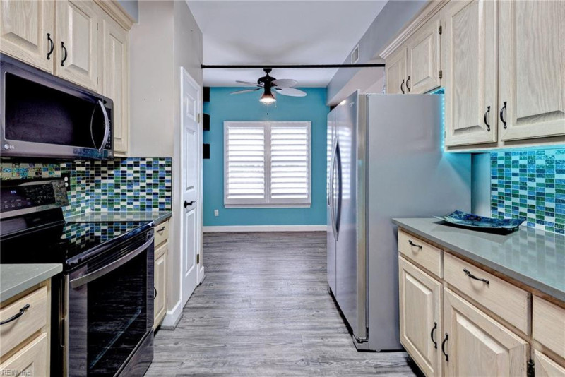 Photo 14 of 40 residential for sale in Hampton virginia