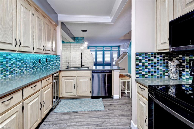 Photo 15 of 40 residential for sale in Hampton virginia