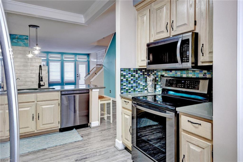 Photo 17 of 40 residential for sale in Hampton virginia