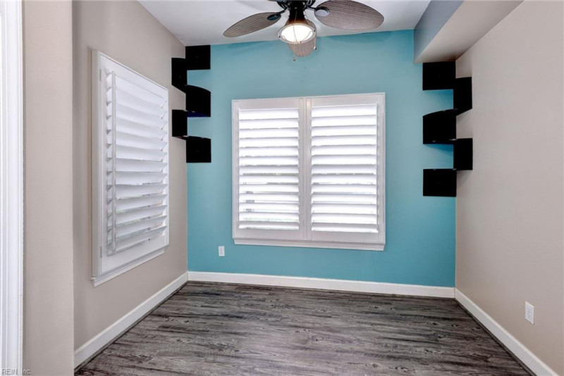 Photo 18 of 40 residential for sale in Hampton virginia