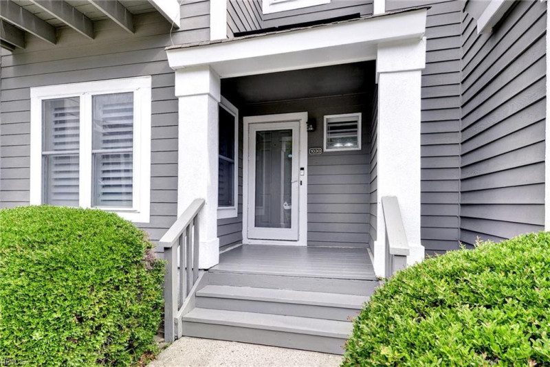 Photo 4 of 40 residential for sale in Hampton virginia