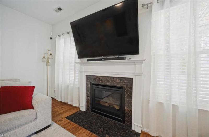 Photo 12 of 45 residential for sale in Chesapeake virginia