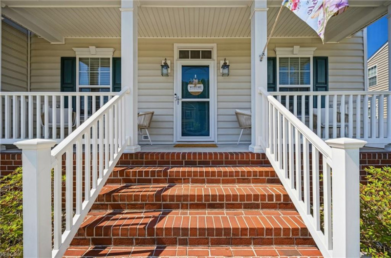 Photo 4 of 45 residential for sale in Chesapeake virginia
