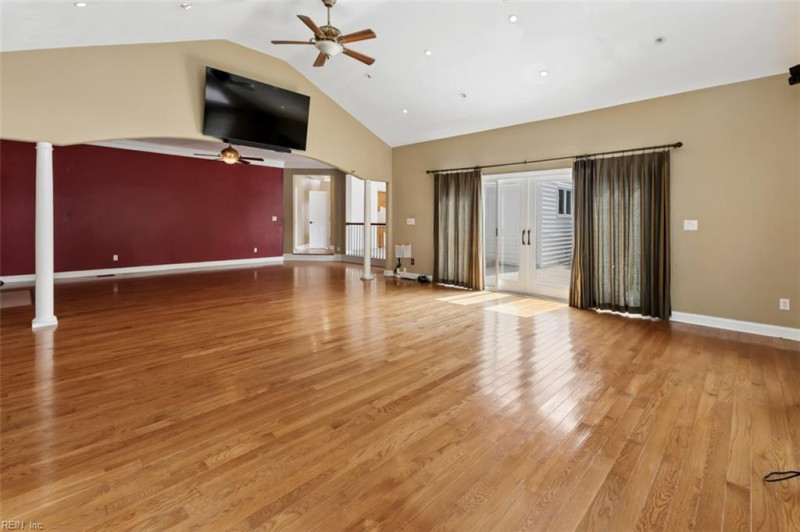 Photo 11 of 50 residential for sale in Chesapeake virginia