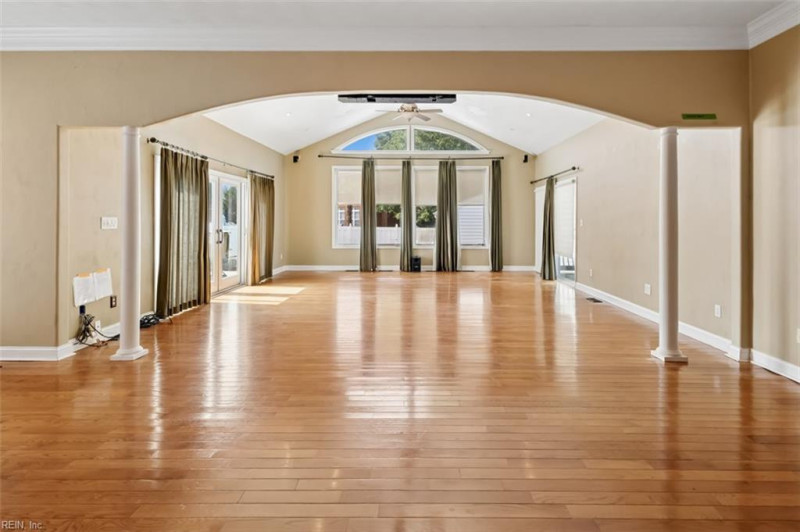 Photo 12 of 50 residential for sale in Chesapeake virginia