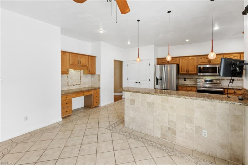 Photo 14 of 50 residential for sale in Chesapeake virginia