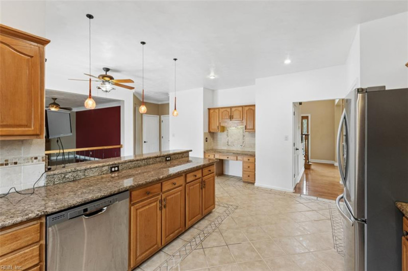 Photo 17 of 50 residential for sale in Chesapeake virginia