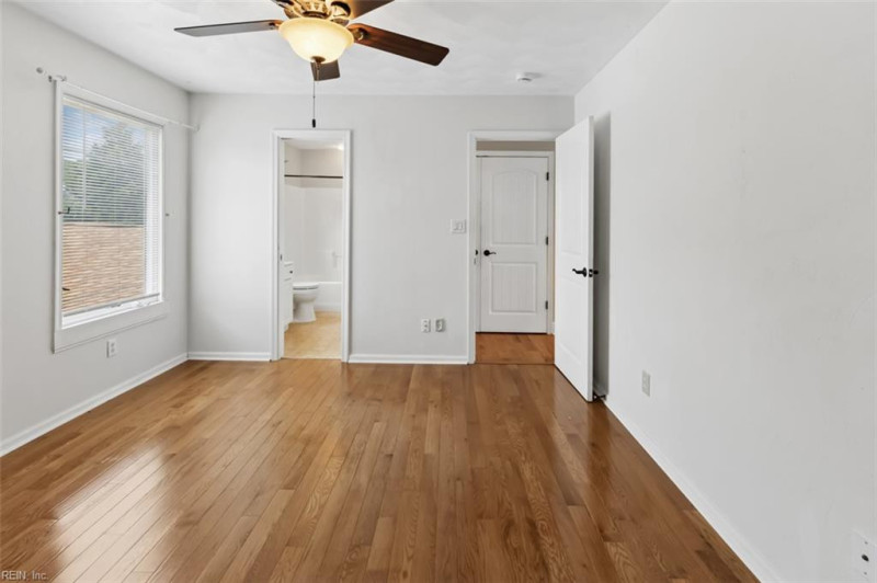 Photo 32 of 50 residential for sale in Chesapeake virginia