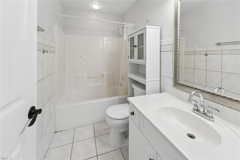 Photo 35 of 50 residential for sale in Chesapeake virginia