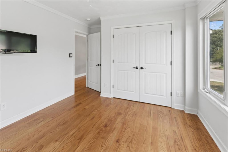 Photo 36 of 50 residential for sale in Chesapeake virginia