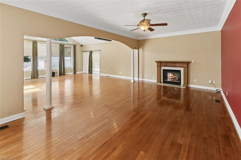 Photo 9 of 50 residential for sale in Chesapeake virginia