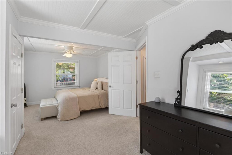 Photo 17 of 37 residential for sale in Portsmouth virginia