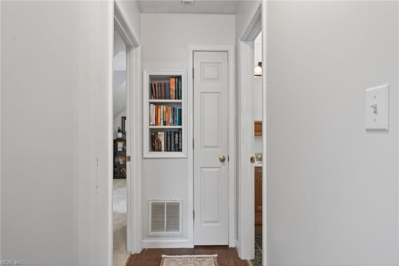 Photo 24 of 37 residential for sale in Portsmouth virginia